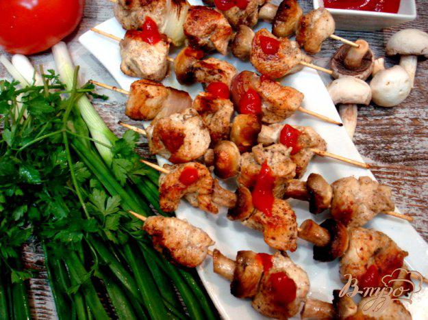 фото рецепта: Куриные шашлычки с грибами