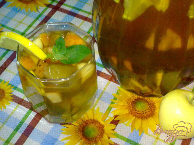фото рецепта: Холодный чай с ромашкой и яблоком