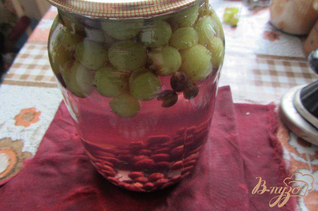 фото рецепта: Консервированый виноградный компот
