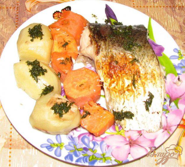 фото рецепта: Рыба с овощами в духовке