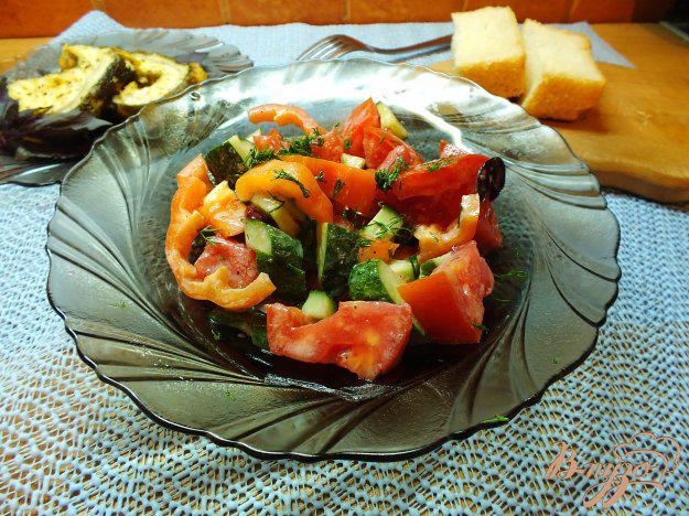 фото рецепта: Салат со смородиновым соусом