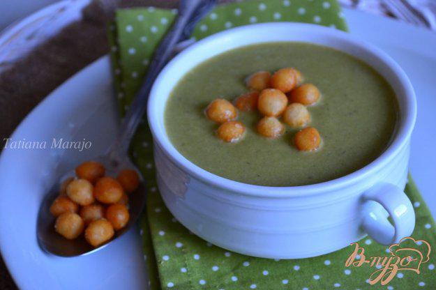 фото рецепта: Крем-суп из лука порея с зеленым горошком