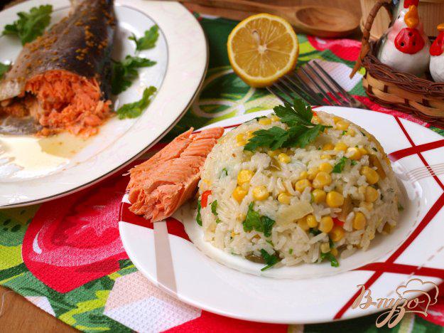 фото рецепта: Форель запечённая в горчичном соусе и рисовый гарнир с перцами и кукурузой