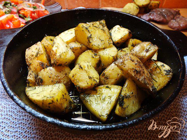 фото рецепта: Картофель запеченный в специях и травах