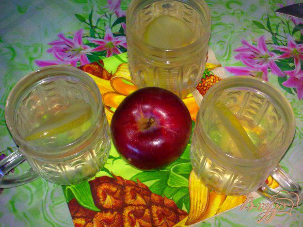 фото рецепта: Компот яблочный с имбирем и тмином