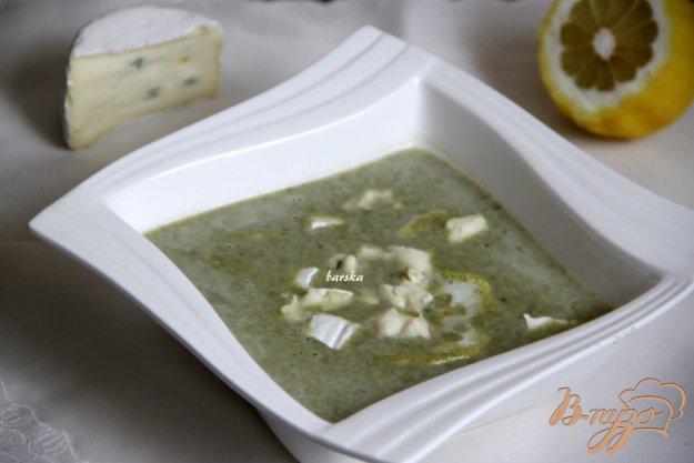 фото рецепта: Суп-пюре со шпинатом и голубым сыром