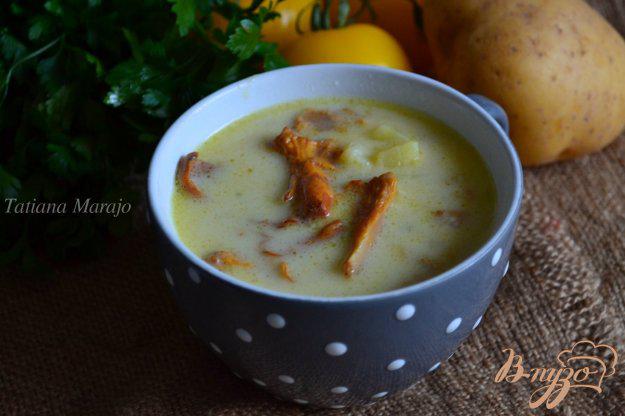 фото рецепта: Сливочный суп с лисичками