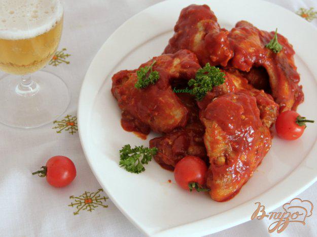 фото рецепта: Куриные крылышки, запеченные,  в соусе «Баффало»
