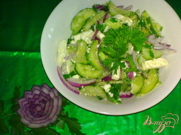 фото рецепта: Салат из огурцов с фетой