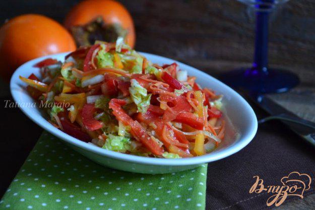 фото рецепта: Овощной салат с хурмой