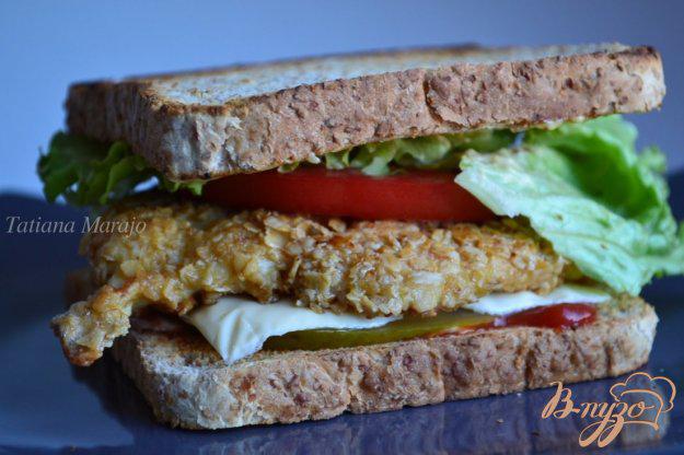 фото рецепта: Сендвич с хрустящим куриным мясом