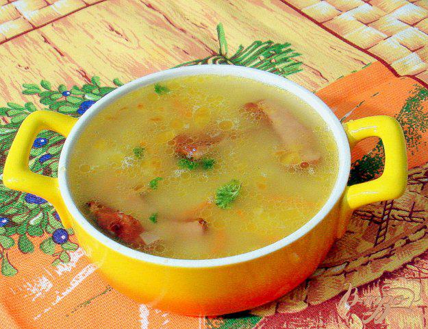 фото рецепта: Гороховый суп с копчёными свиными рёбрышками