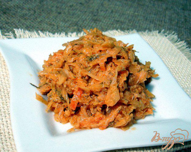 фото рецепта: Капуста тушёная без мяса в томатно-сметанном соусе