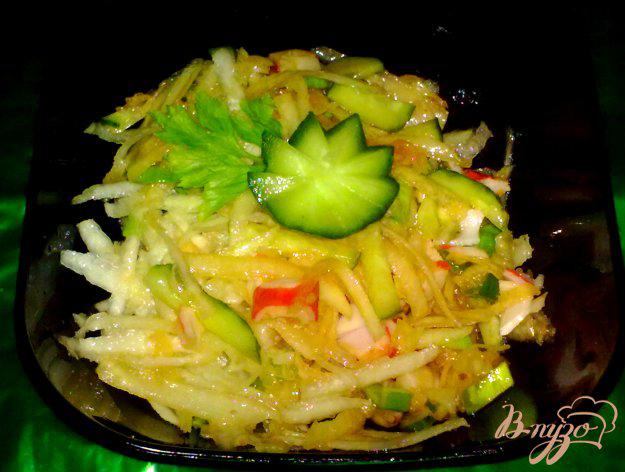 фото рецепта: Салат из кольраби с китайским соусом