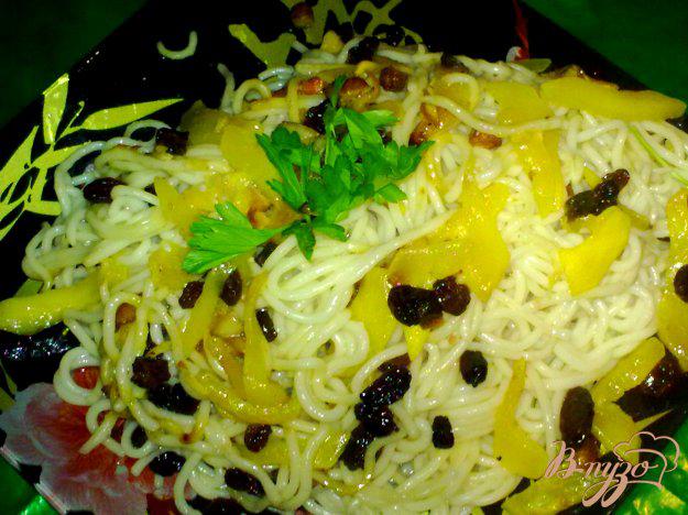 фото рецепта: Спагетти с кабачком и изюмом