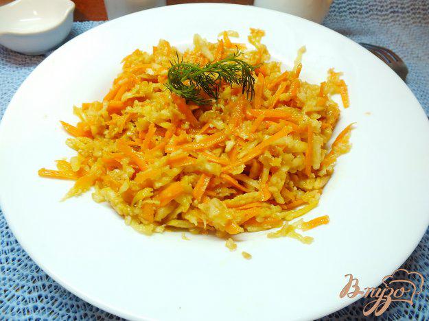 фото рецепта: Салат из корня сельдерея с яблоком и морковью
