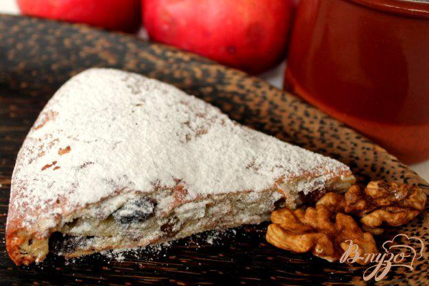 фото рецепта: Пирог с орехами, сухофруктами и семечками