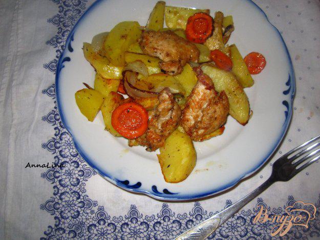 фото рецепта: Запеченный картофель с курицей со специями
