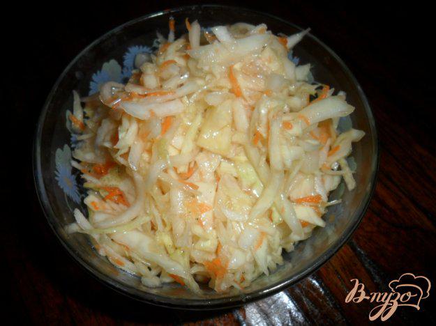 фото рецепта: Полезный салат с редькой и капустой
