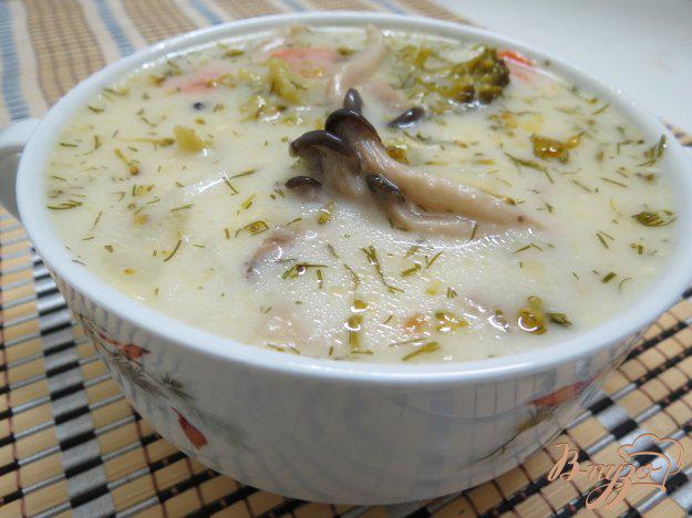 фото рецепта: Суп с вешенками и брокколи