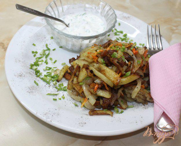 фото рецепта: Картофель по-сельски с сметанным соусом