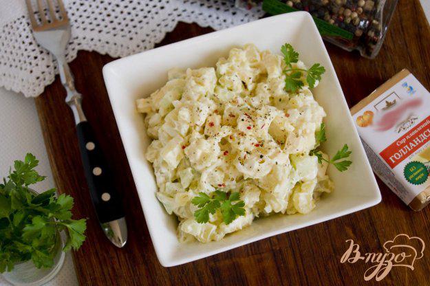 фото рецепта: Салат с картофелем и плавленым сырком