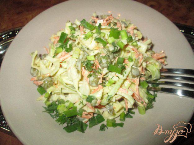 фото рецепта: Салат из капусты и соленых огурчиков