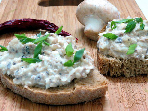фото рецепта: Салат из сардин с грибами