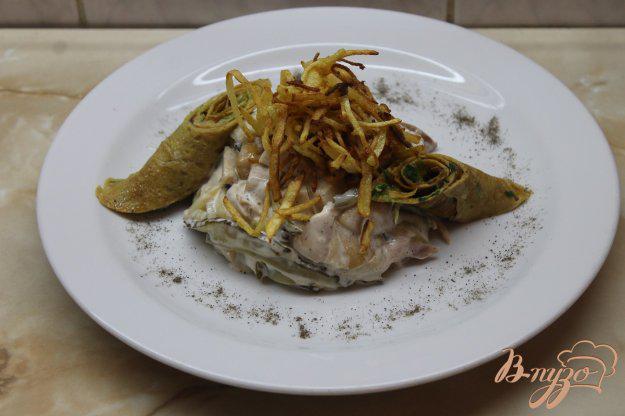 фото рецепта: Салат с копченой курицей и картошкой пай