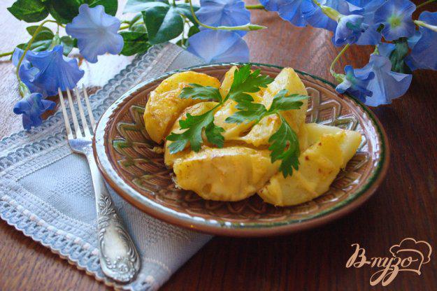 фото рецепта: Варенно-печеная картошка с сыром