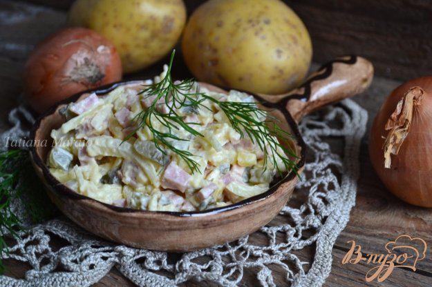 фото рецепта: Картофельный салат с маринованным луком