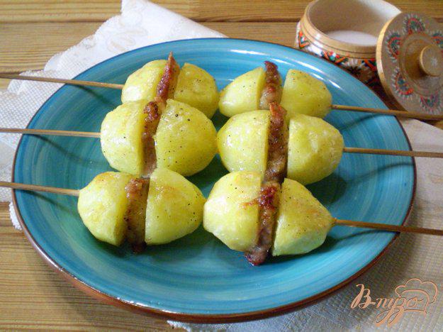 фото рецепта: Шашлычки из картофеля в духовке