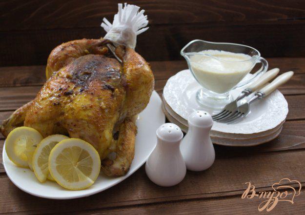 фото рецепта: Курица запеченая с луковым сливочным соусом
