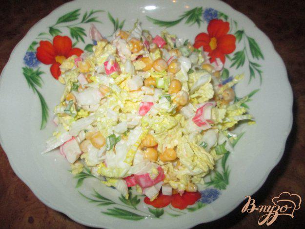 фото рецепта: Салат из китайской капусты и крабовых палочек