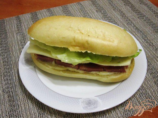 фото рецепта: Сэндвичи с сыром и ветчиной