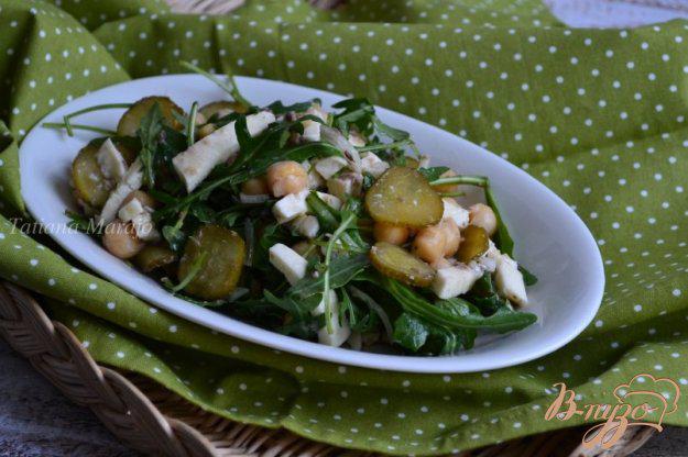 фото рецепта: Салат с рукколой, сардинами и нутом