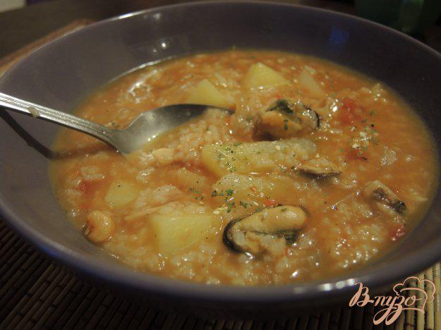фото рецепта: Томатный суп с морепродуктами и рисом