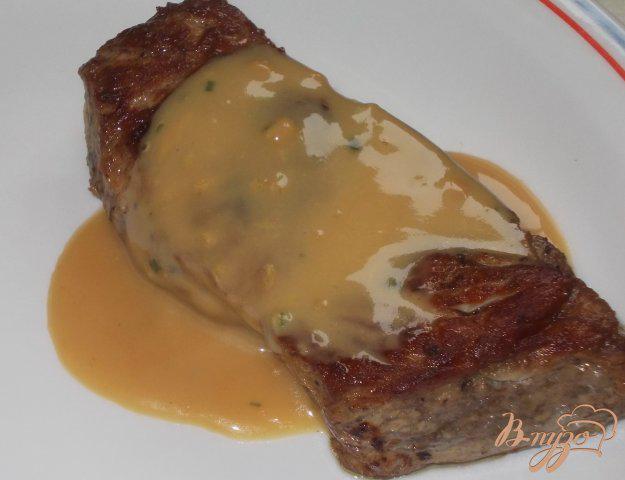 фото рецепта: Говяжий стейк с перечным соусом