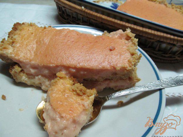 фото рецепта: Заливной пирог из печенья и молока со свеклой