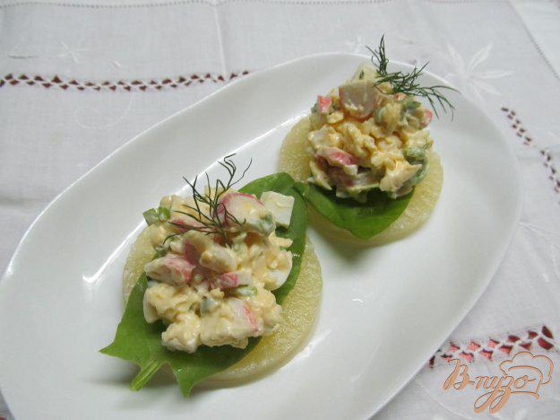 фото рецепта: Крабовый салат на ананасе