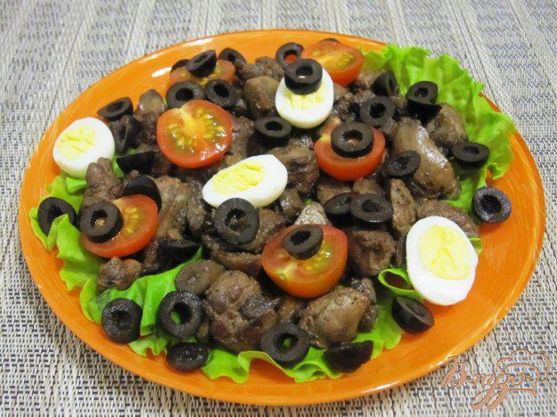 фото рецепта: Салат с куриной печенью и грибами