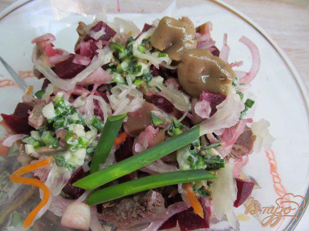 фото рецепта: Салат из свеклы капусты и мяса