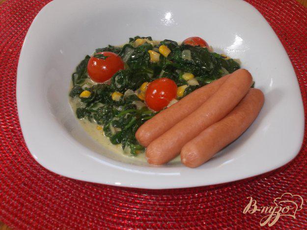 фото рецепта: Сливочный шпинат с сосисками