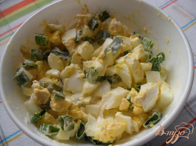 фото рецепта: Салат из яиц и зеленого лука