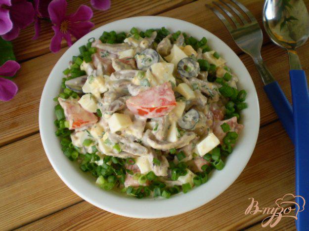 фото рецепта: Салат с сердечками, маслинами и помидорами
