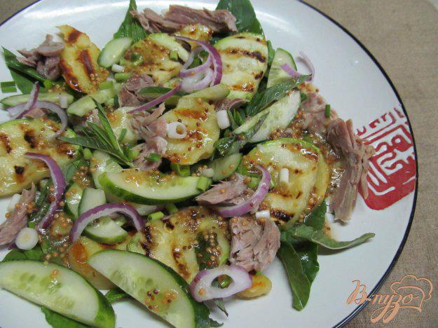 фото рецепта: Теплый салат и свинины картофеля и кабачка