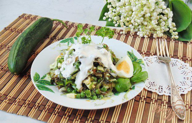 фото рецепта: Салат с зелёным горошком и морской капустой