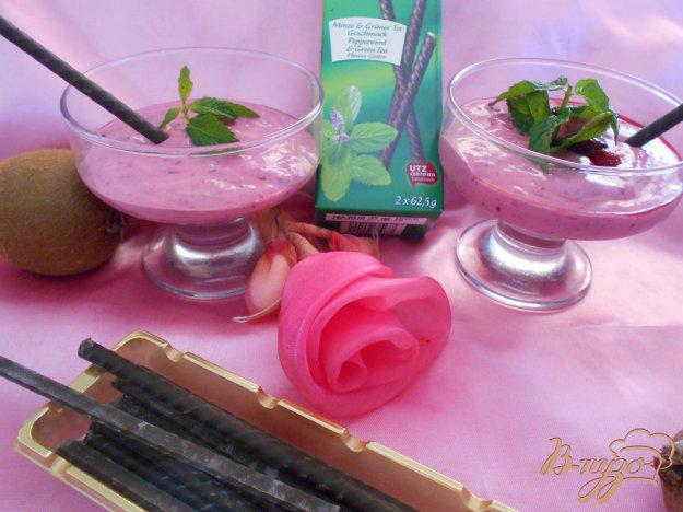 фото рецепта: Творожный десерт с лесными ягодами