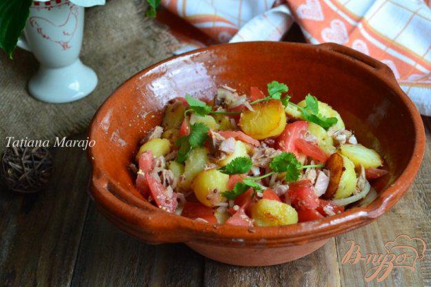 фото рецепта: Салат из картофеля с тунцом