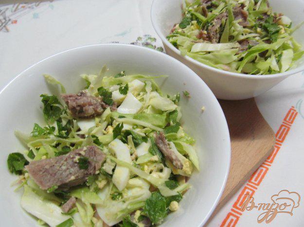фото рецепта: Салат из свиного языка и капусты